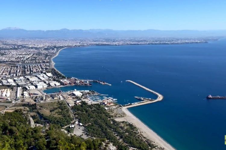 Туроператор объяснил, почему россияне платят за отдых больше