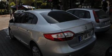 В Турции перекрыли дороги из-за туриста, которого везли багажнике