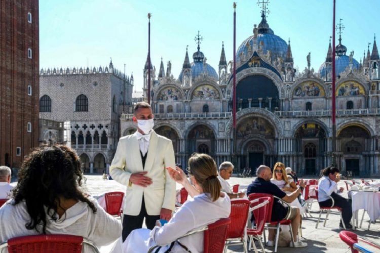 новость 10-09-2021 Туристы будут вносить плату за посещение Венеции