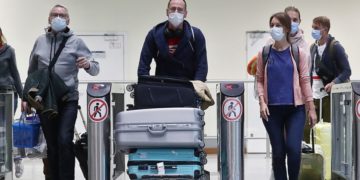 новость 22-09-2021 В Италии без вакцинных паспортов не пускают на самолеты и поезда