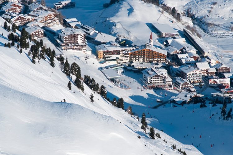 новость 30-09-2021 Австрия заставит одеть путешественников респираторы