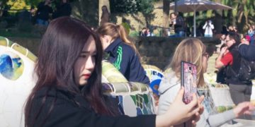 Испанцы сообщили, каких туристов считают рассадником коронавируса