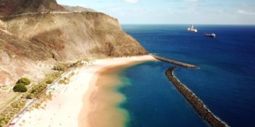 Британский юноша сбежал из карантина и пытался нелегально улететь домой