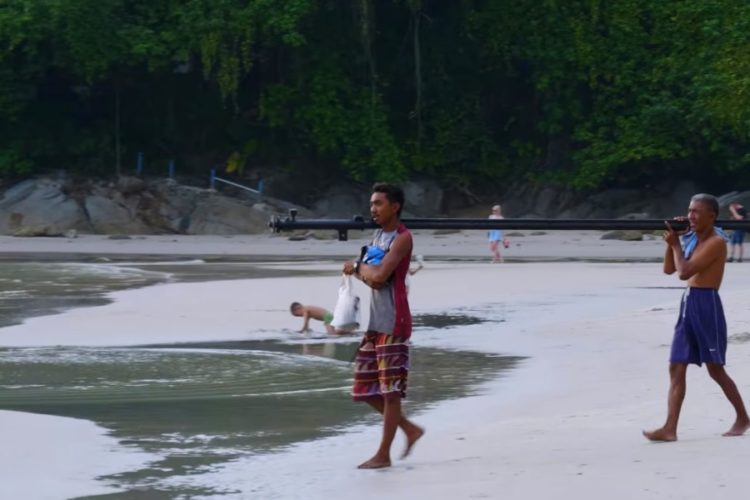 В Таиланде запретили посещать рестораны без медицинской справки