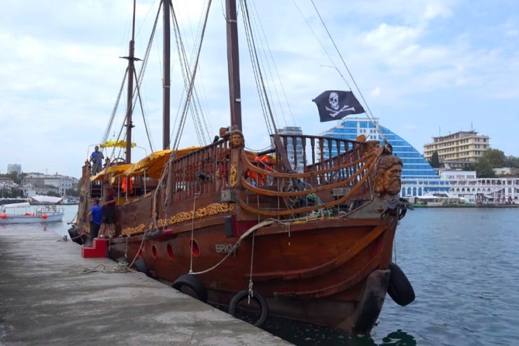 Крым принял рекордное количество туристов