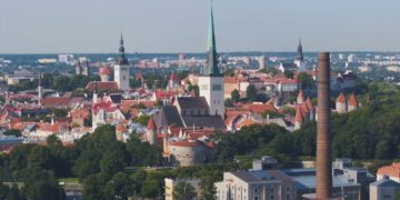 Финские власти разрешили туристам снимать маски в двух случаях