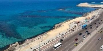 Туристов испугал резкий уход воды на пляжах Хургады