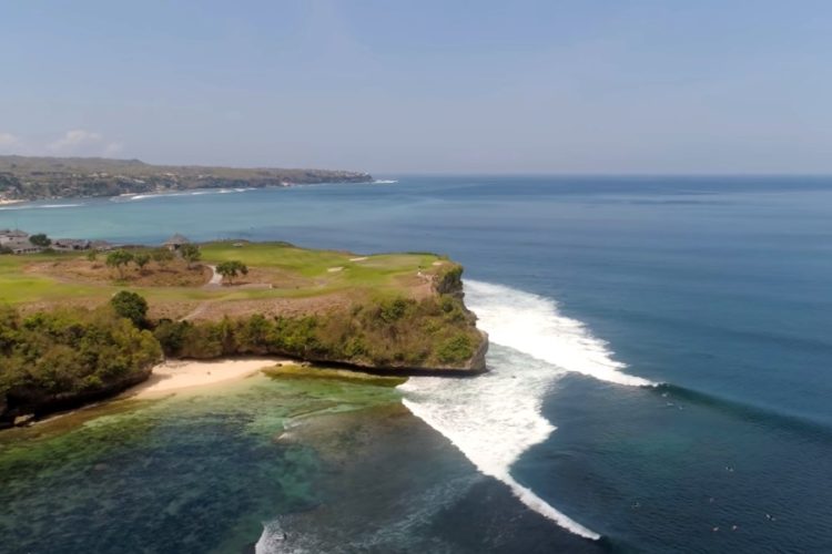 Россиянин открывает необычный туробъект на острове Бали