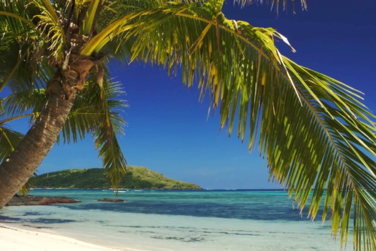 Остров дайверов и молодоженов открывается для международных туристов