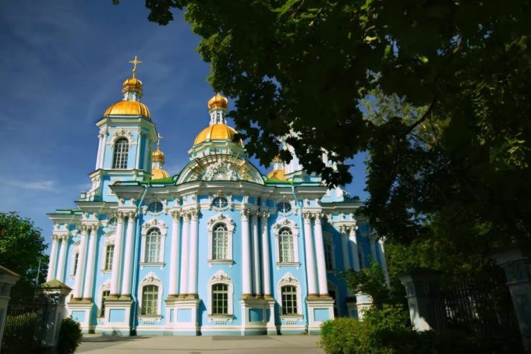 Хорошие показатели по турпоездкам коснулись только нескольких регионов