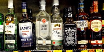 Туристов в Кемере поили поддельным алкоголем