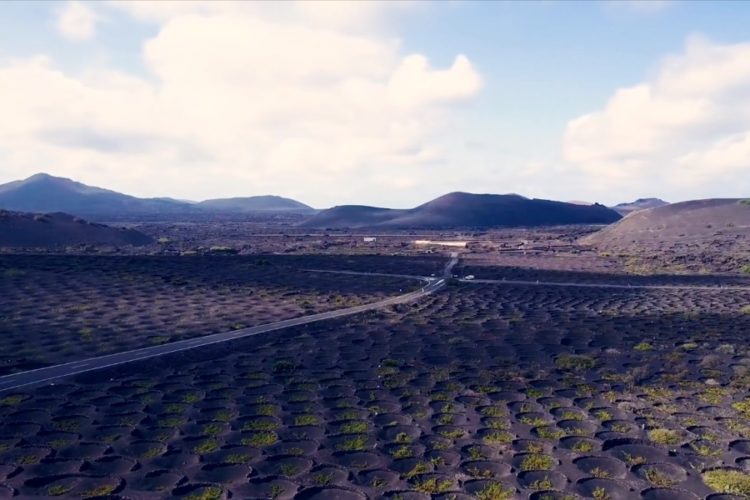 Какие запреты ввели на Канарских островах из-за извержения вулкана?