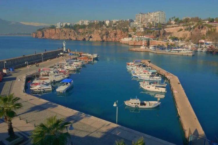 Отели Анталии выступили за срочную отмену сертификатов безопасных путешествий