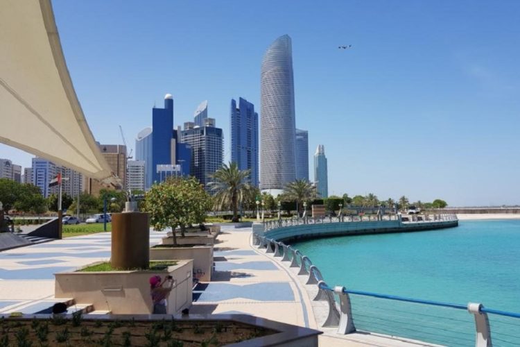 новость 11-10-2021 Абу-Даби внес Россию в "зеленый список"