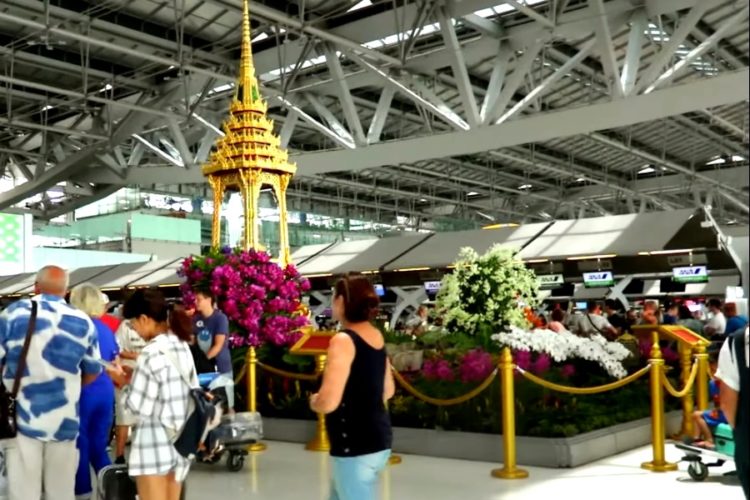 Аэропорт Бангкока готовится к большому наплыву иностранцев