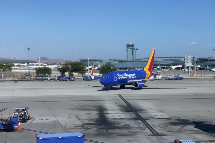 Southwest Airlines массово отменяет рейсы