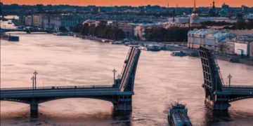 Придется ли туристам носить в себе коктейль из разных вакцин?