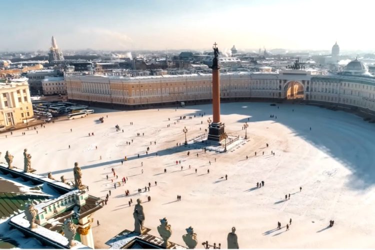 В Санкт-Петербурге ввели ужесточения, но туристы их могут частично обойти