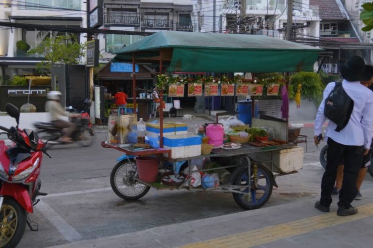 Жители Таиланда против запуска международного туризма