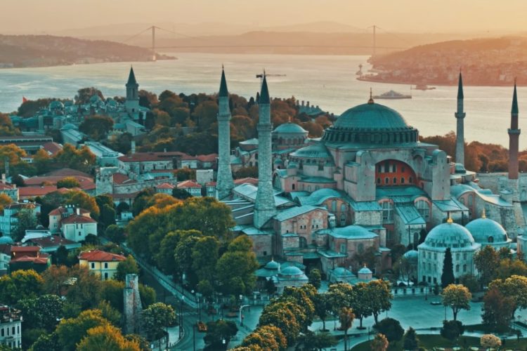 Какое обслуживание ждет российских туристов в Турции зимой?