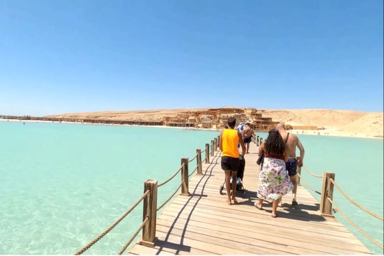 Туристов начали чаще задерживать в аэропорту Хургады