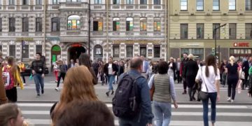 Россияне меняют жилье из-за введенных в регионах ограничений