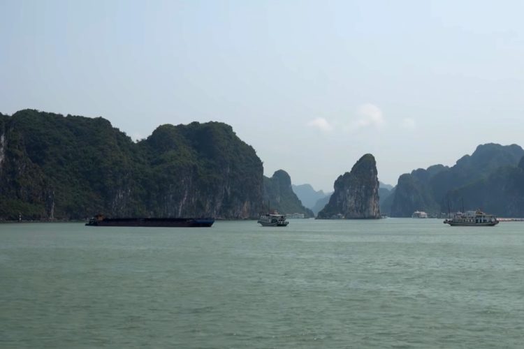 Стало известно кому и когда разрешат полететь во Вьетнам