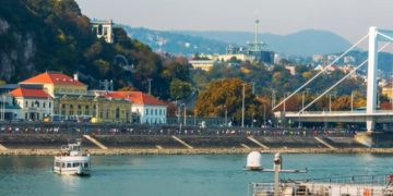 Венгрия будет выдавать визы россиянам очень осторожно