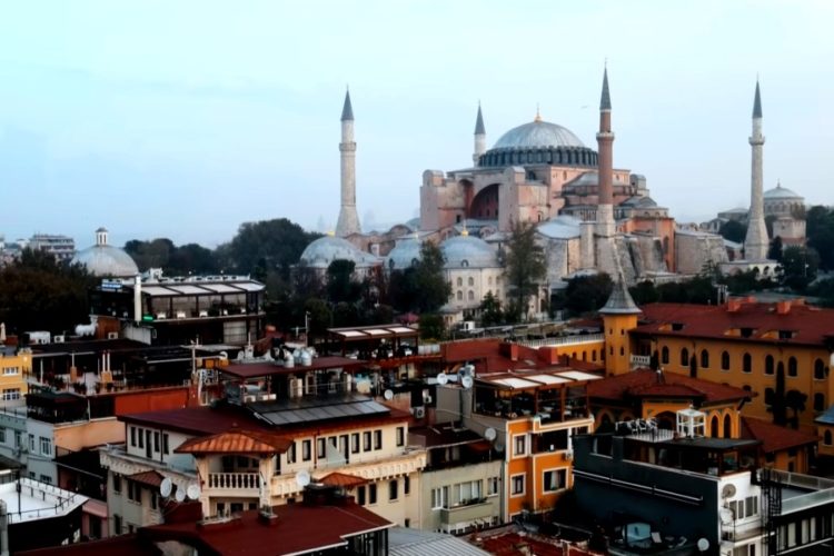 Погранслужба: Россияне по-прежнему не ездят на отдых за границу