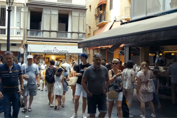 В Испании ищут туристов, сбежавших из отеля