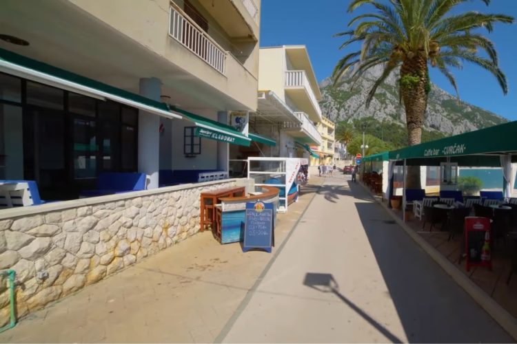 Россияне едут на прививки в Хорватию, несмотря на плохой эпидфон