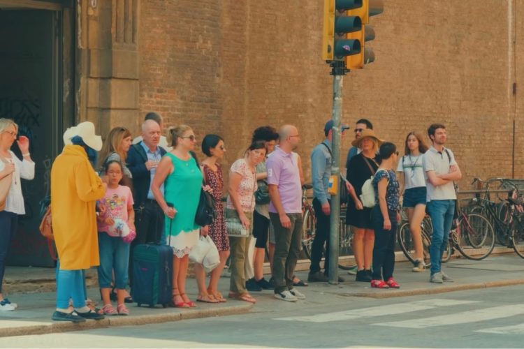 Известный курорт собрался развлекать туристов брошенным автомобилем