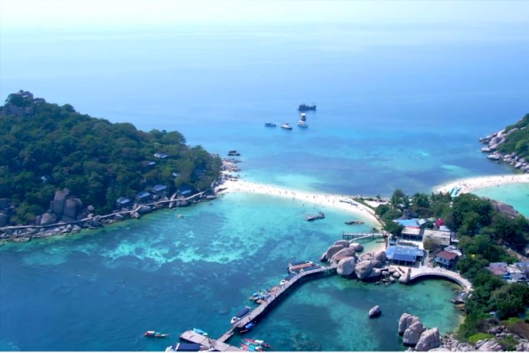 На Пхукете ждут толпы туристов - авиакомпании готовят мощности