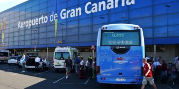 Туристы застряли в аэропорту Гран-Канарии - возник настоящий хаос