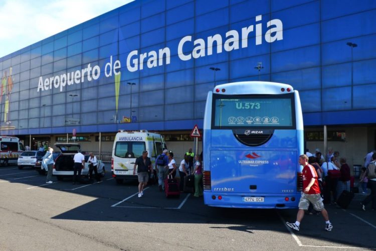 Туристы застряли в аэропорту Гран-Канарии - возник настоящий хаос