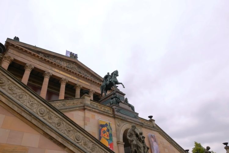 Над поездками в Германию настигла угроза