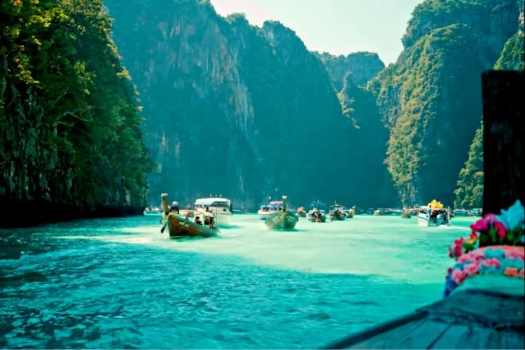 Залив Майя снова начал принимать туристов