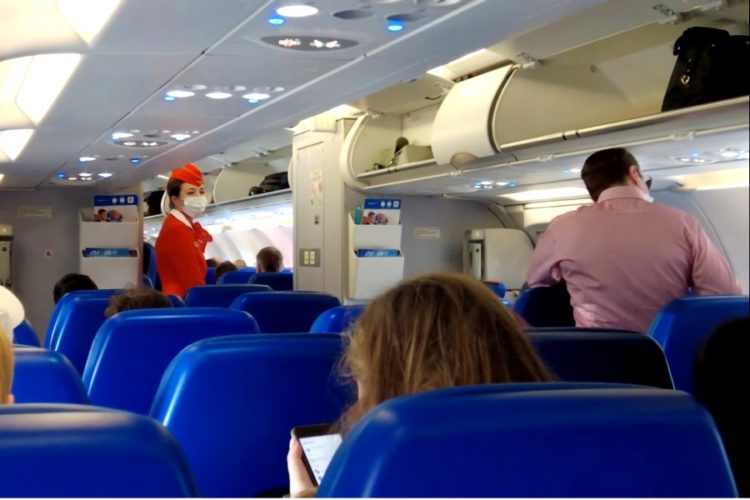 Иностранцы начали массово аннулировать туры в Россию