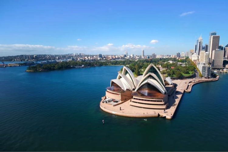Австралия сообщила, сколько туристов готова впустить в ближайшее время
