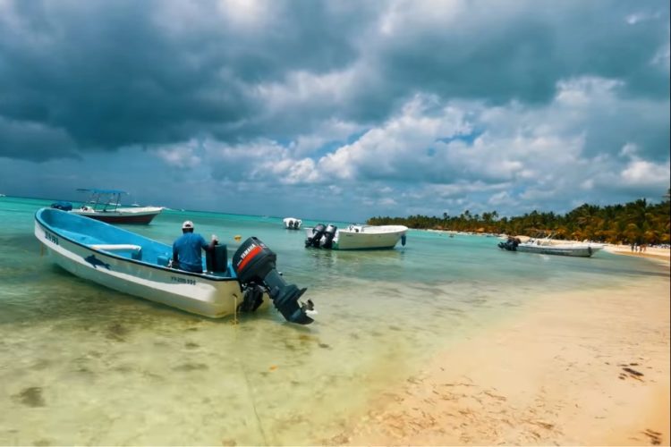 Доминикана не меняла правила приема детей