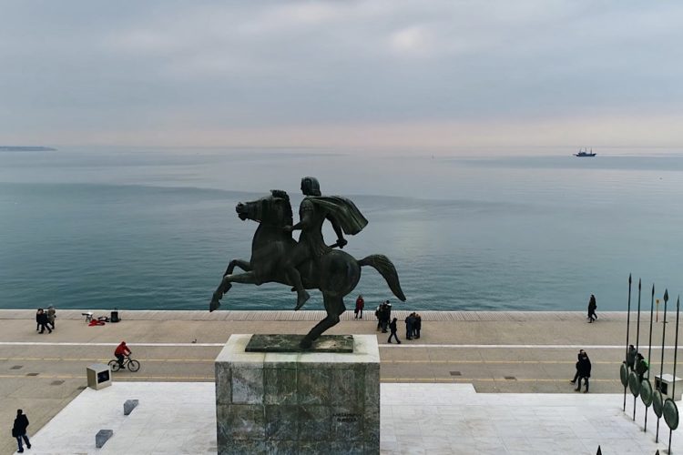 Новые правила коснутся коммерческих заведений Греции