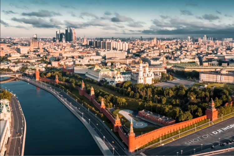 Новый штамм ковида уже прибыл в Россию