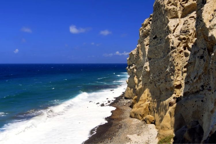 Греческие власти ужесточили правила приема туристов