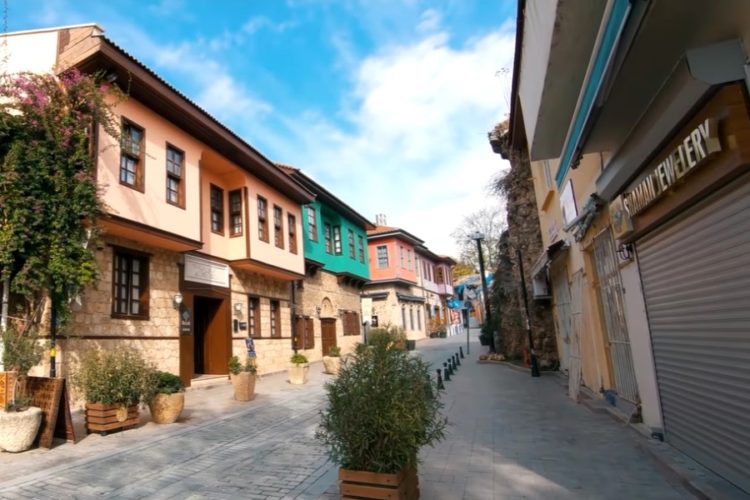 Россияне начали активнее покупать жилье в Анталье