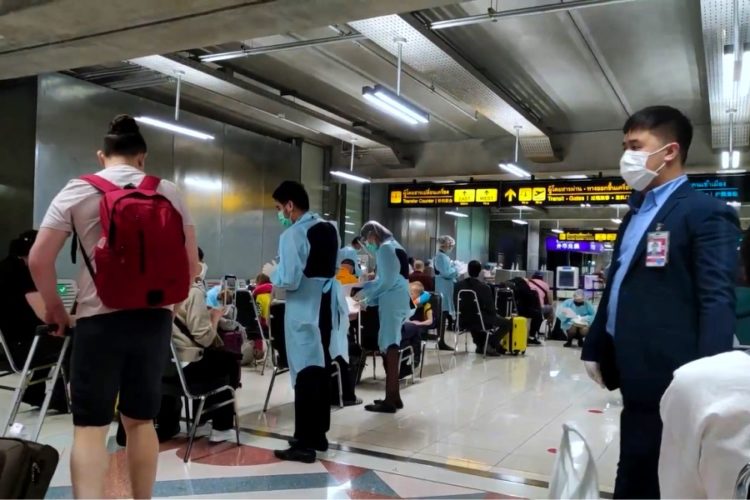 В Таиланде объявлена охота практически на 800 туристов