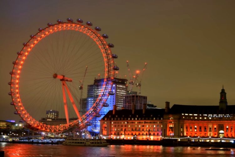 Великобританию обвинили в расистском отборе туристов