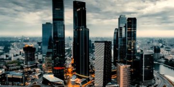 Booking.com таки начал следовать российскому законодательству
