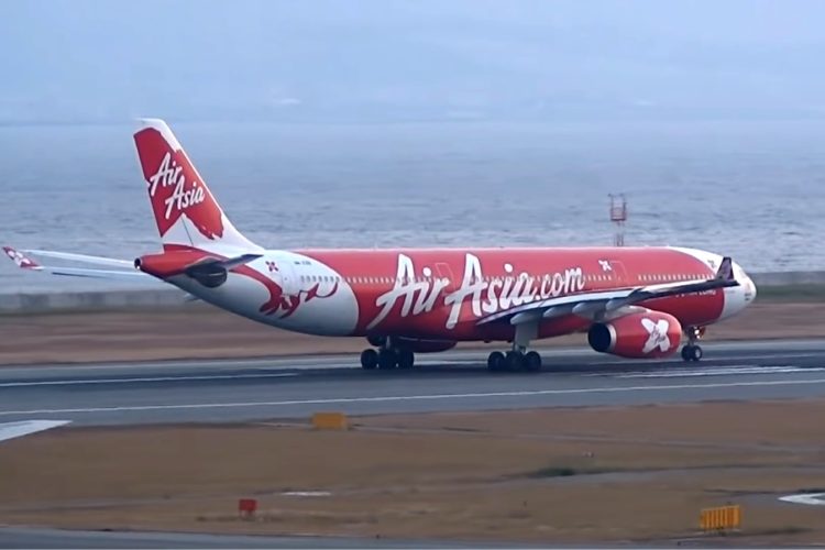 Гендиректор AirAsia считает, что власти спешат с новыми правилами