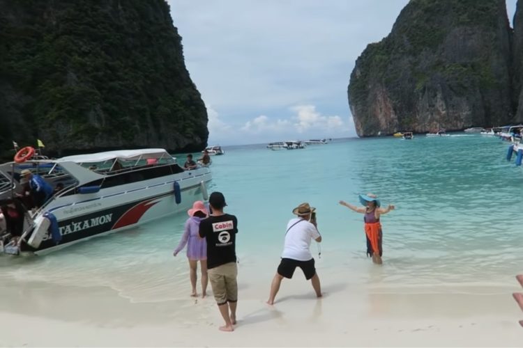 Залив Майя (Таиланд) может стать платным для туристов