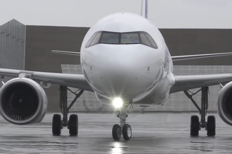 Авиакомпании начали ставить небольшие самолеты на дальние рейсы